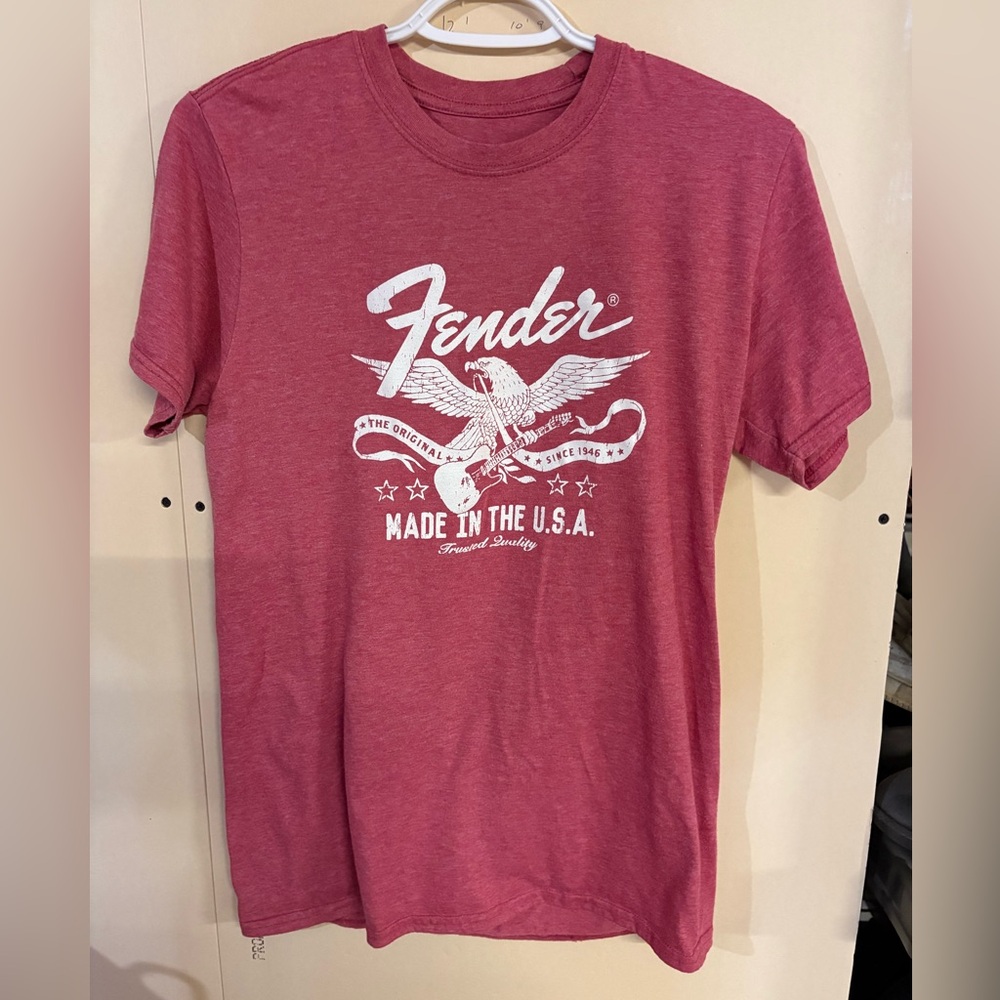 Fender Guitar Men's Maroon Graphic Tee
